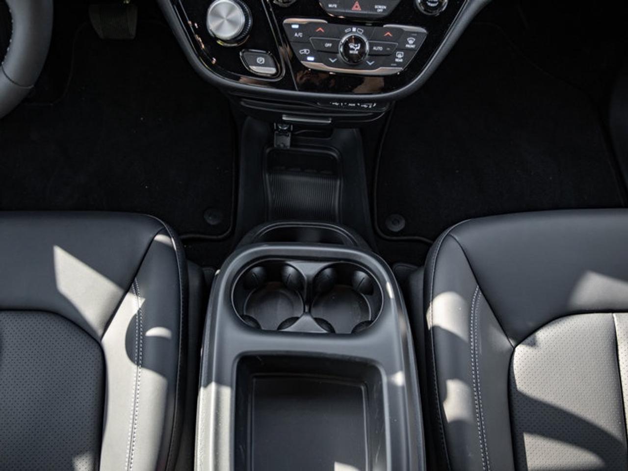 2026 Dodge Grand Caravan SXT Photo