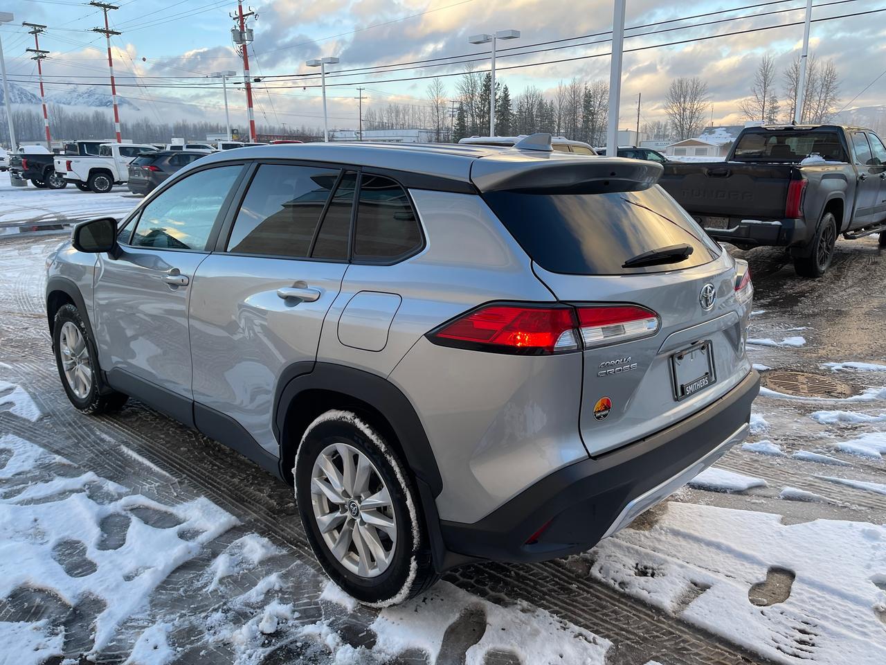 2024 Toyota Corolla Cross LE Photo4