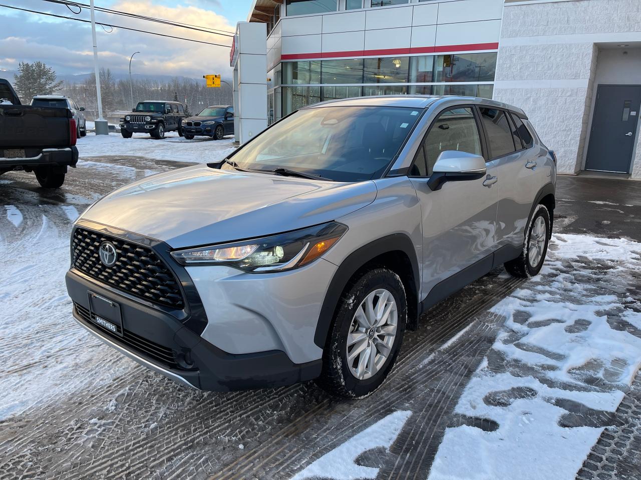 2024 Toyota Corolla Cross LE Photo2