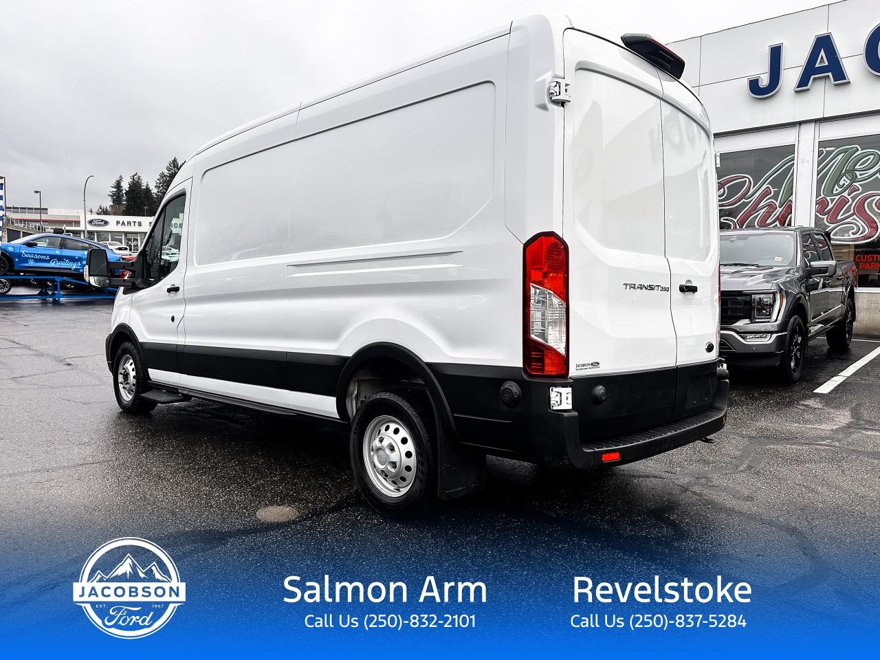 2022 Ford Transit Cargo Van BASE Photo2