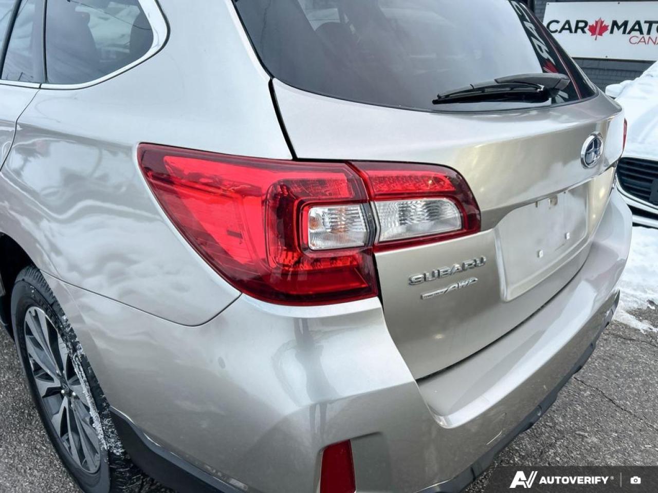 2017 Subaru Outback 2.5I LIMITED / LEATHER / ROOF / NAV / EYESIGHT Photo