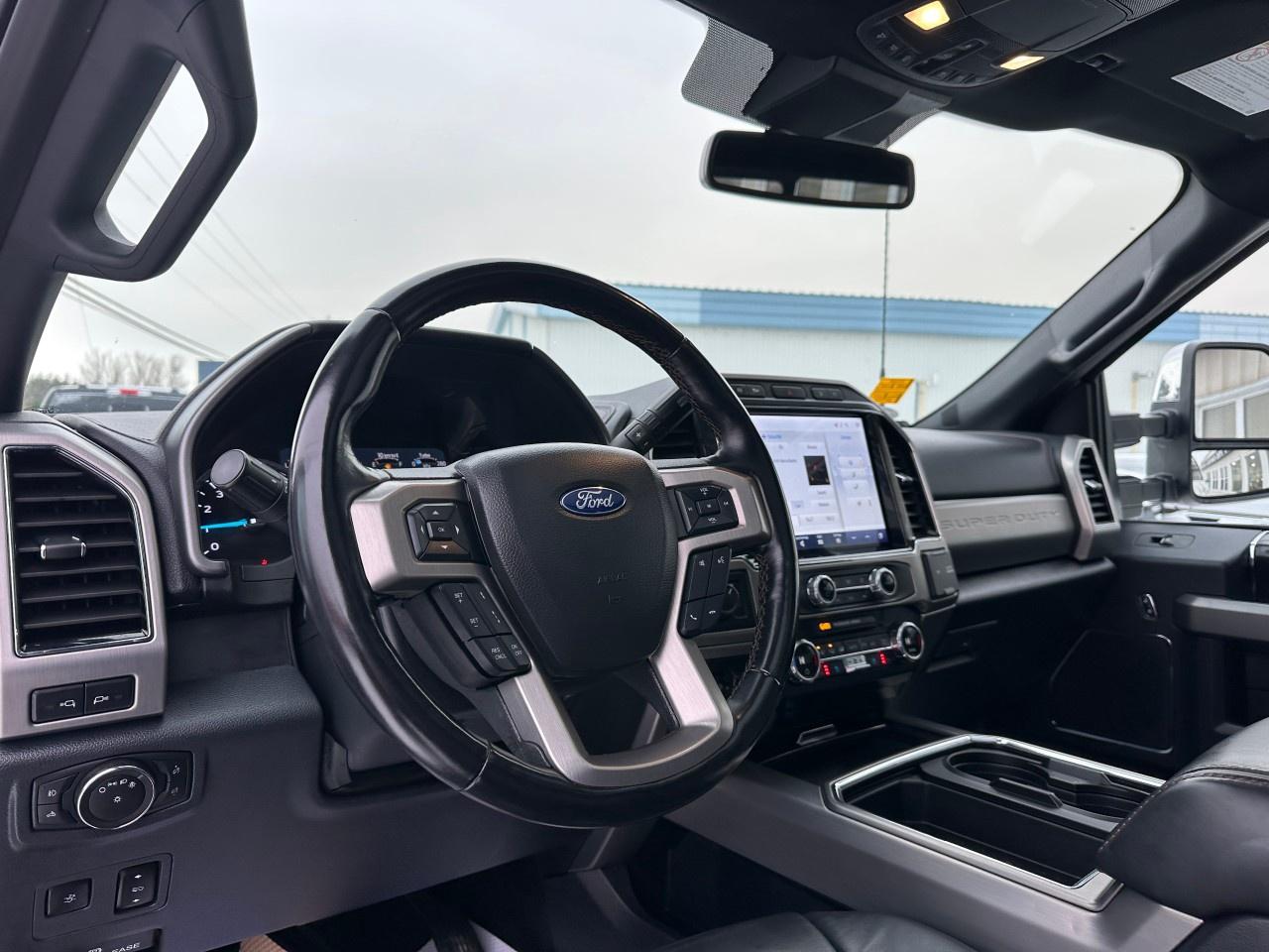 2022 Ford F-250 Super Duty SRW PLATINUM 4WD CREW CAB 6.75' BOX Photo