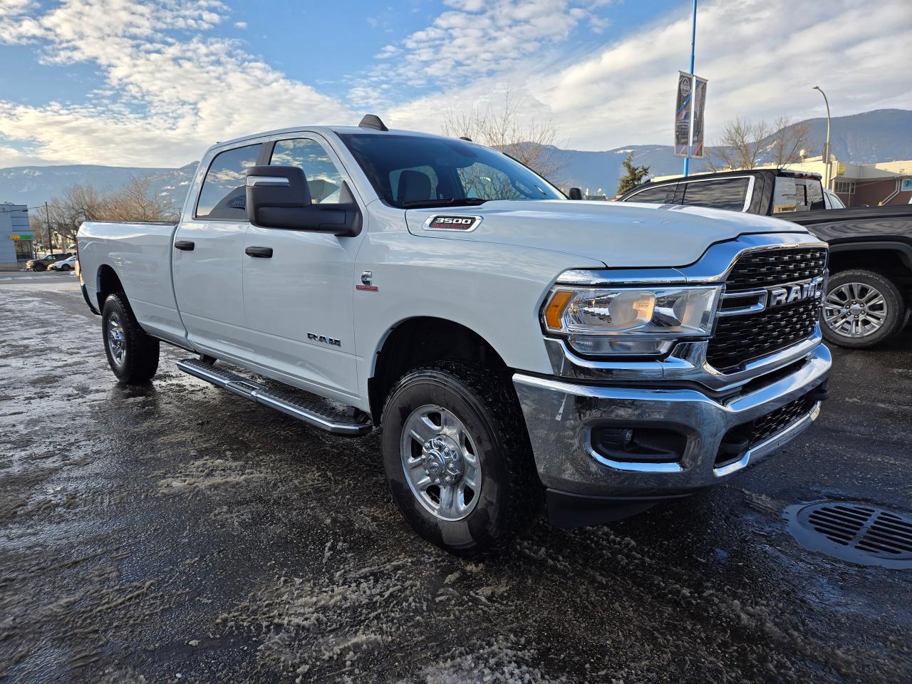 2024 RAM 3500 Big Horn Photo2