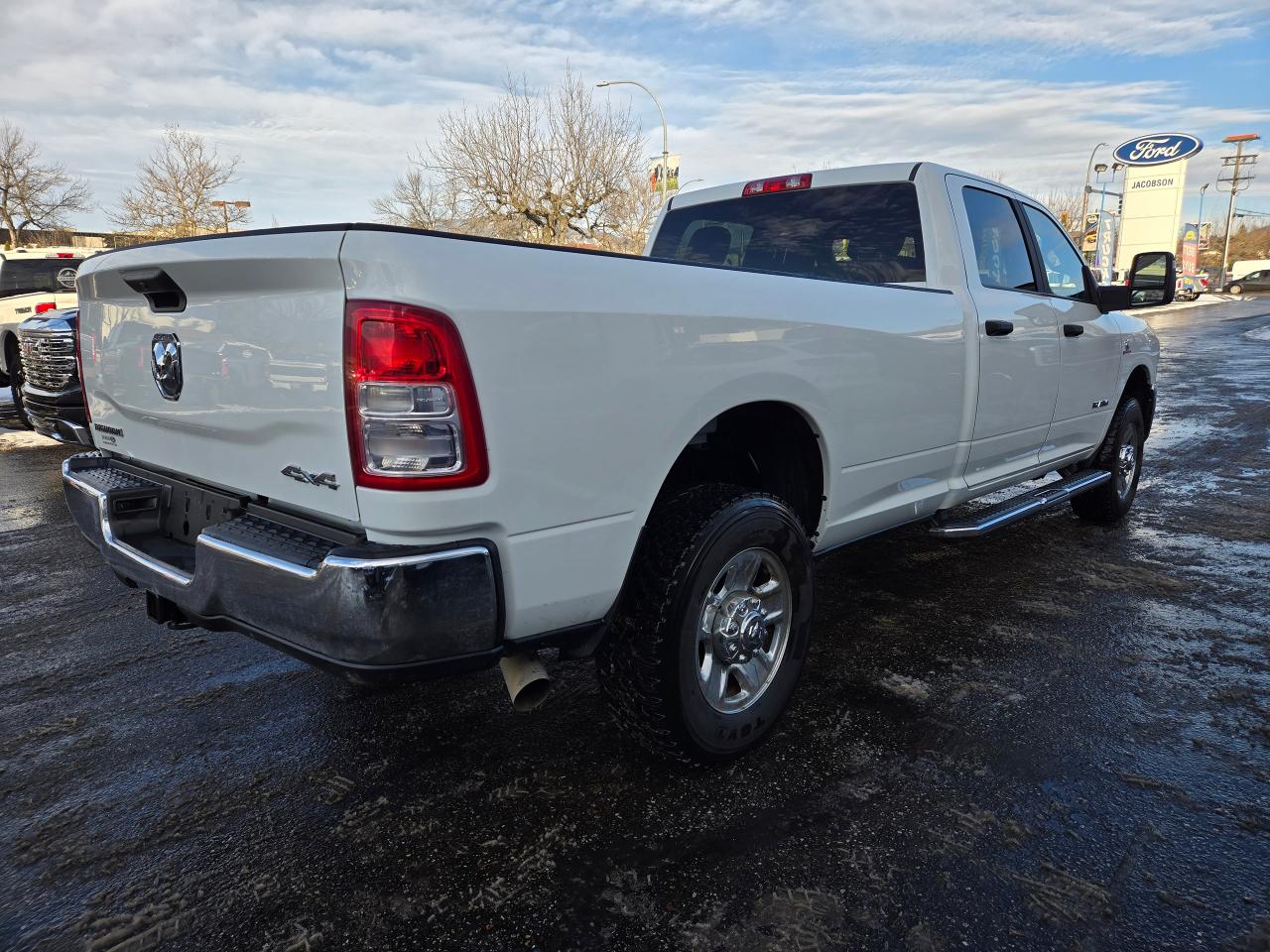 2024 RAM 3500 Big Horn Photo4