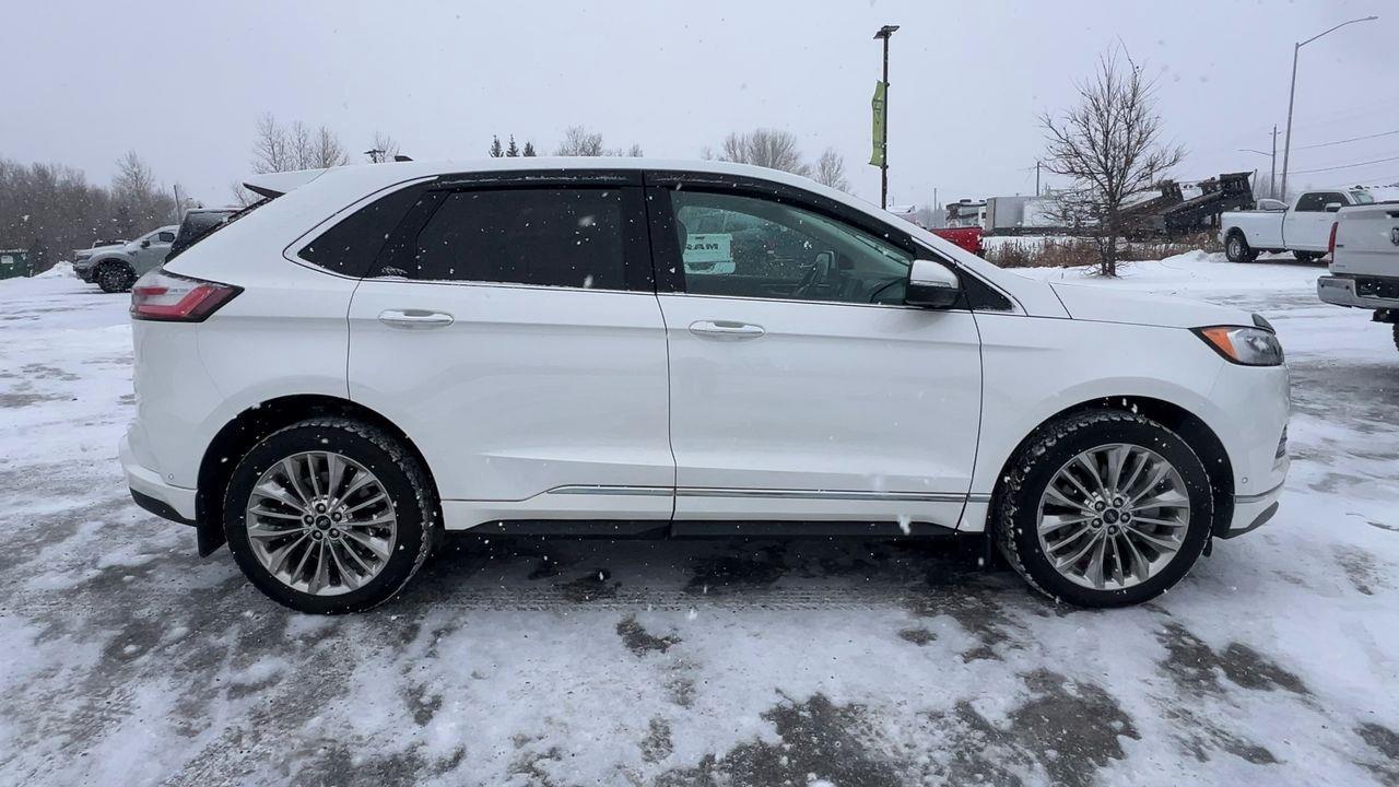 2022 Ford Edge Titanium AWD, MOONROOF, HEATED LEATHER SEATS, BACK UP CAM, NAV, POWER LIFTGATE!! Photo
