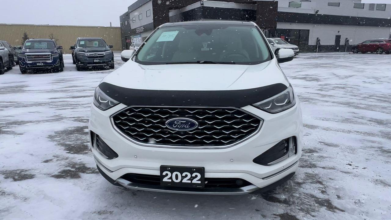 2022 Ford Edge Titanium AWD, MOONROOF, HEATED LEATHER SEATS, BACK UP CAM, NAV, POWER LIFTGATE!! Photo