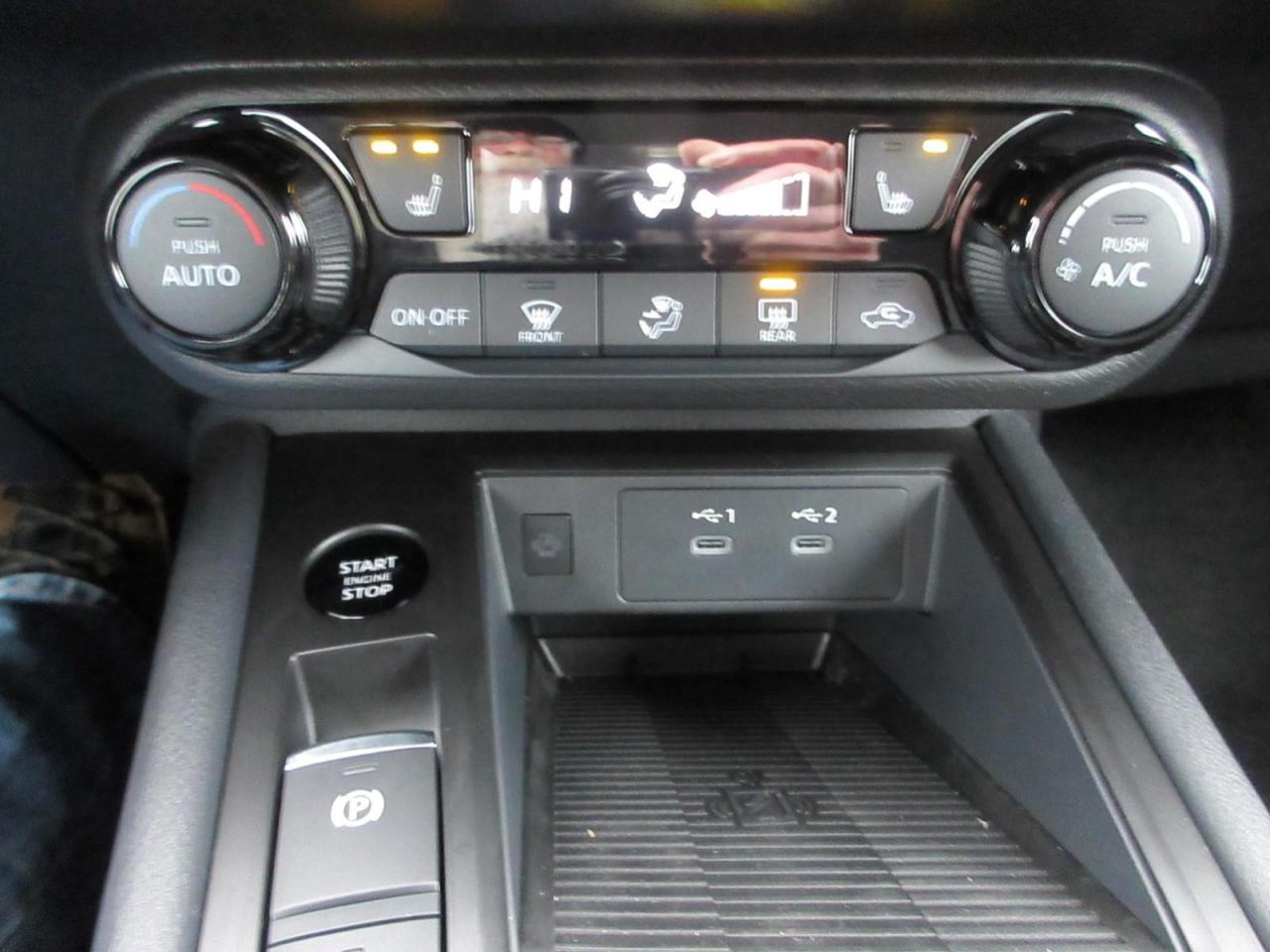 2026 Nissan Kicks SV Photo