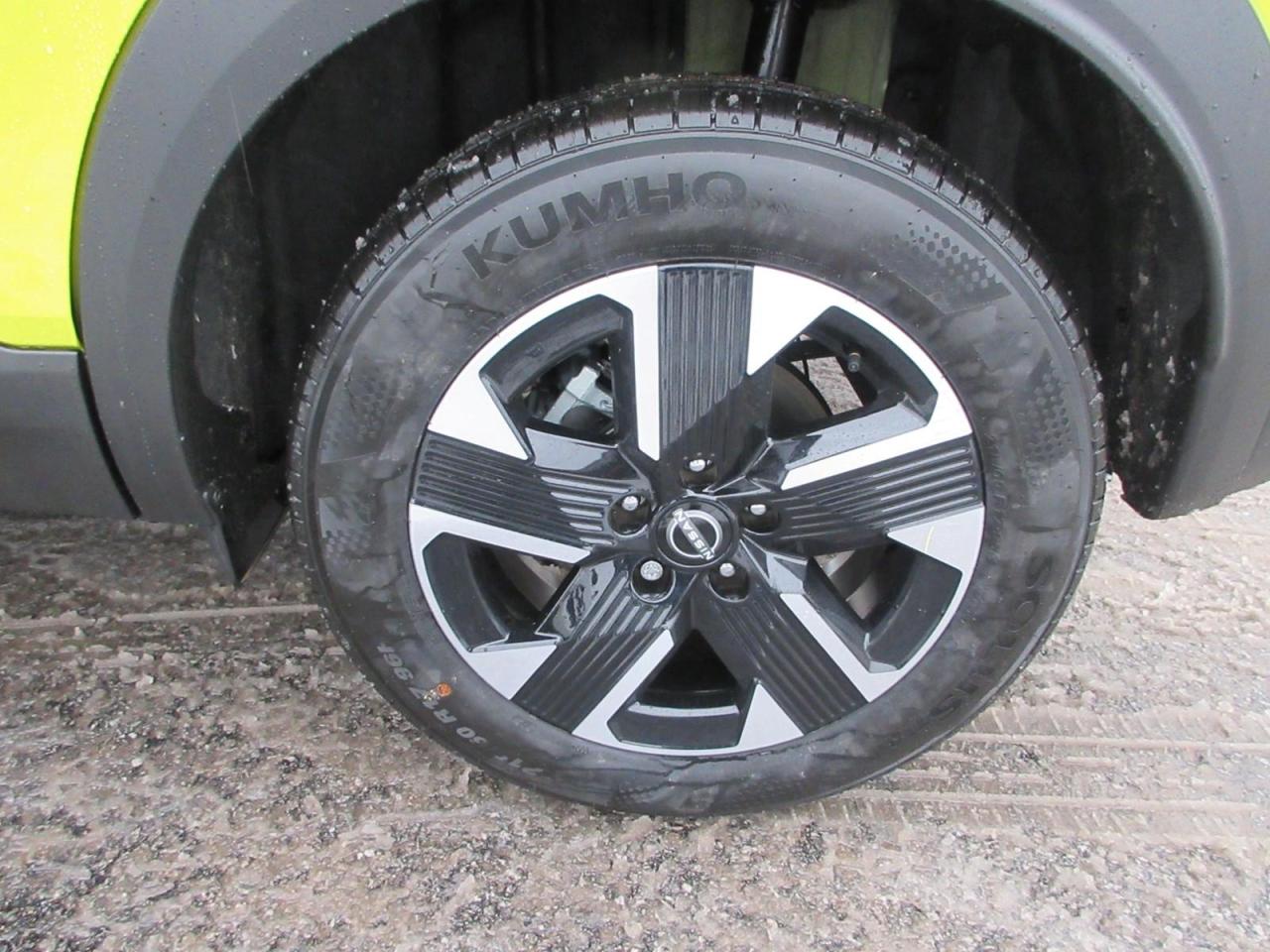 2026 Nissan Kicks SV Photo