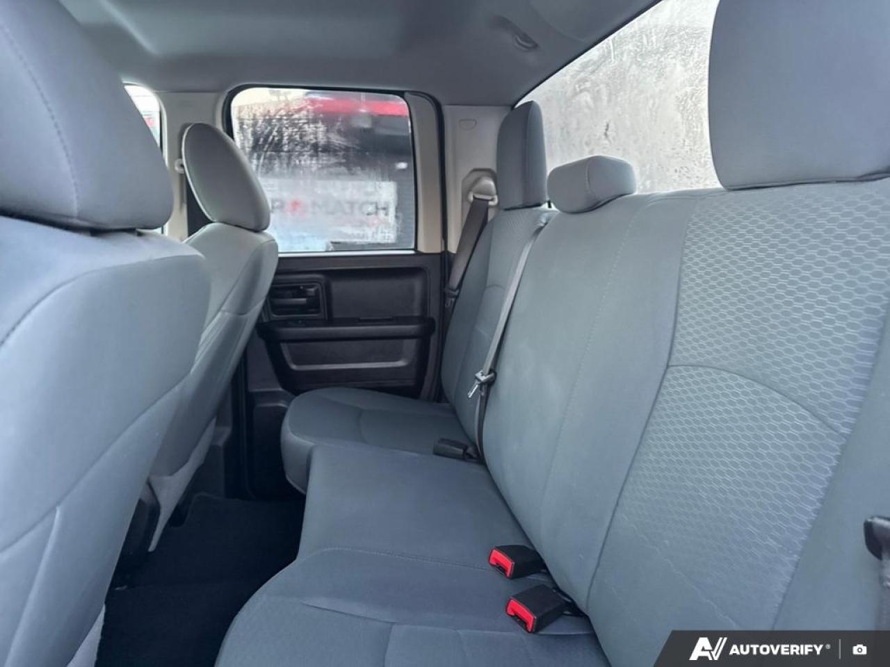 2015 RAM 1500 ST / NO ACCIDENTS / CRUISE / PWR OPTIONS / 5.7L Photo