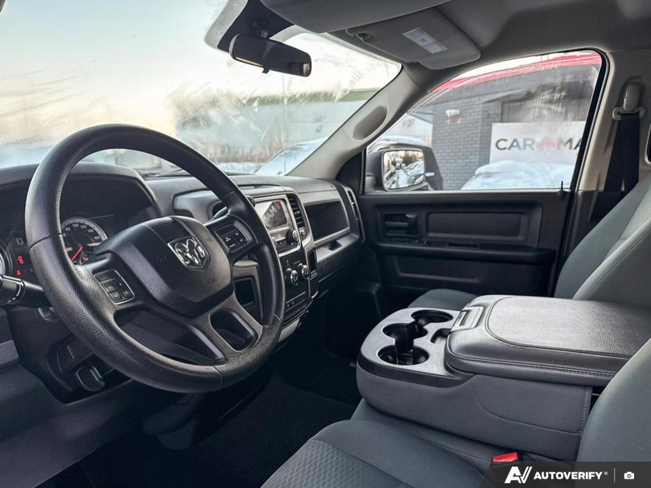 2015 RAM 1500 ST / NO ACCIDENTS / CRUISE / PWR OPTIONS / 5.7L Photo