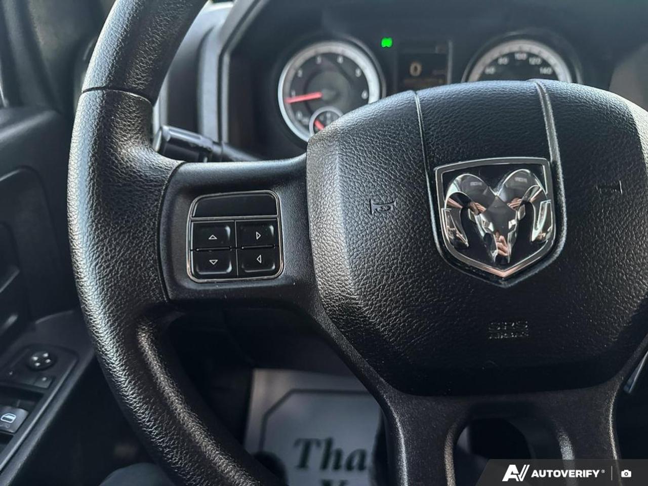 2015 RAM 1500 ST / NO ACCIDENTS / CRUISE / PWR OPTIONS / 5.7L Photo