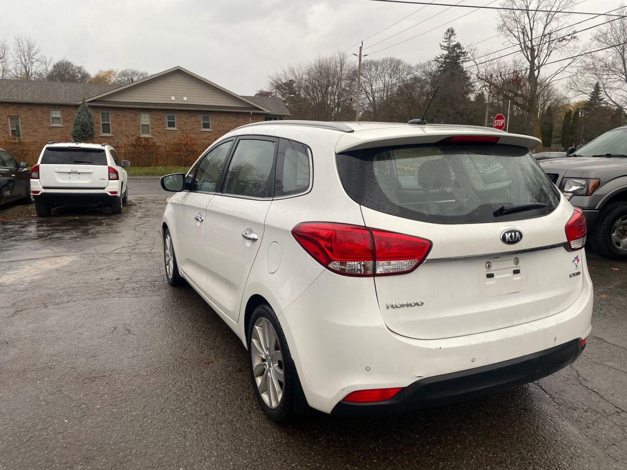 2015 Kia Rondo EX LUXURY Photo