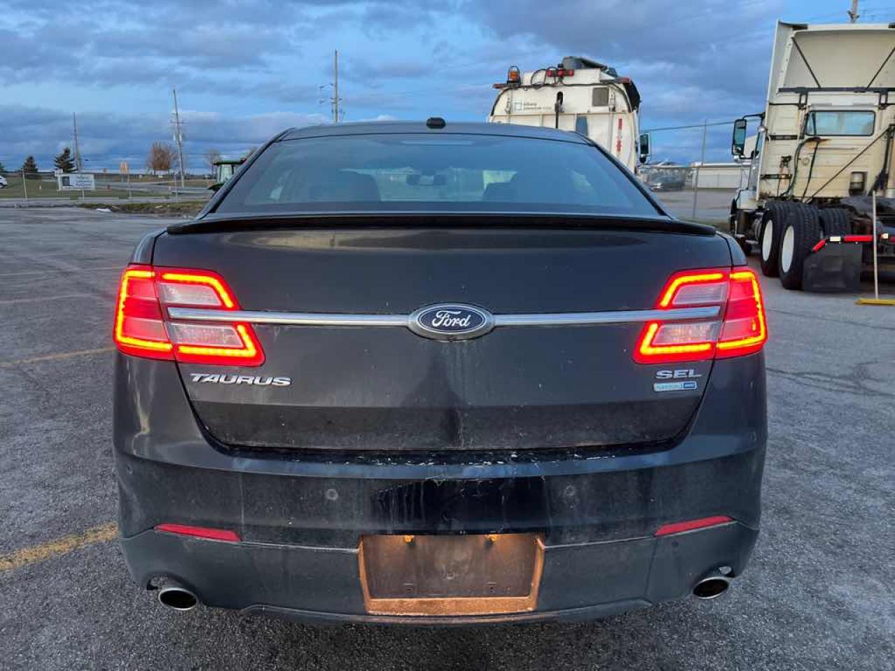 2013 Ford Taurus SEL - Photo #5