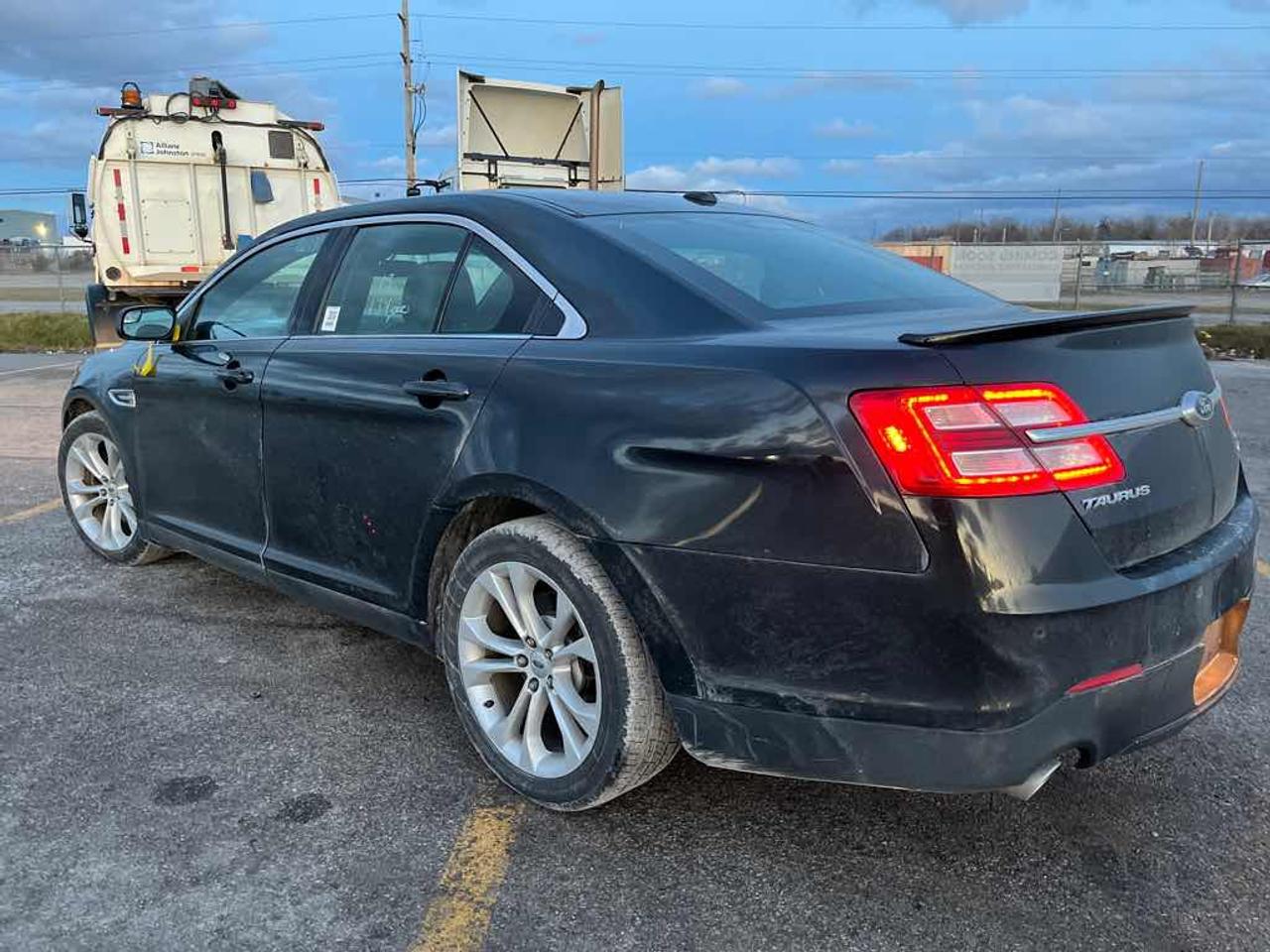 2013 Ford Taurus SEL Photo