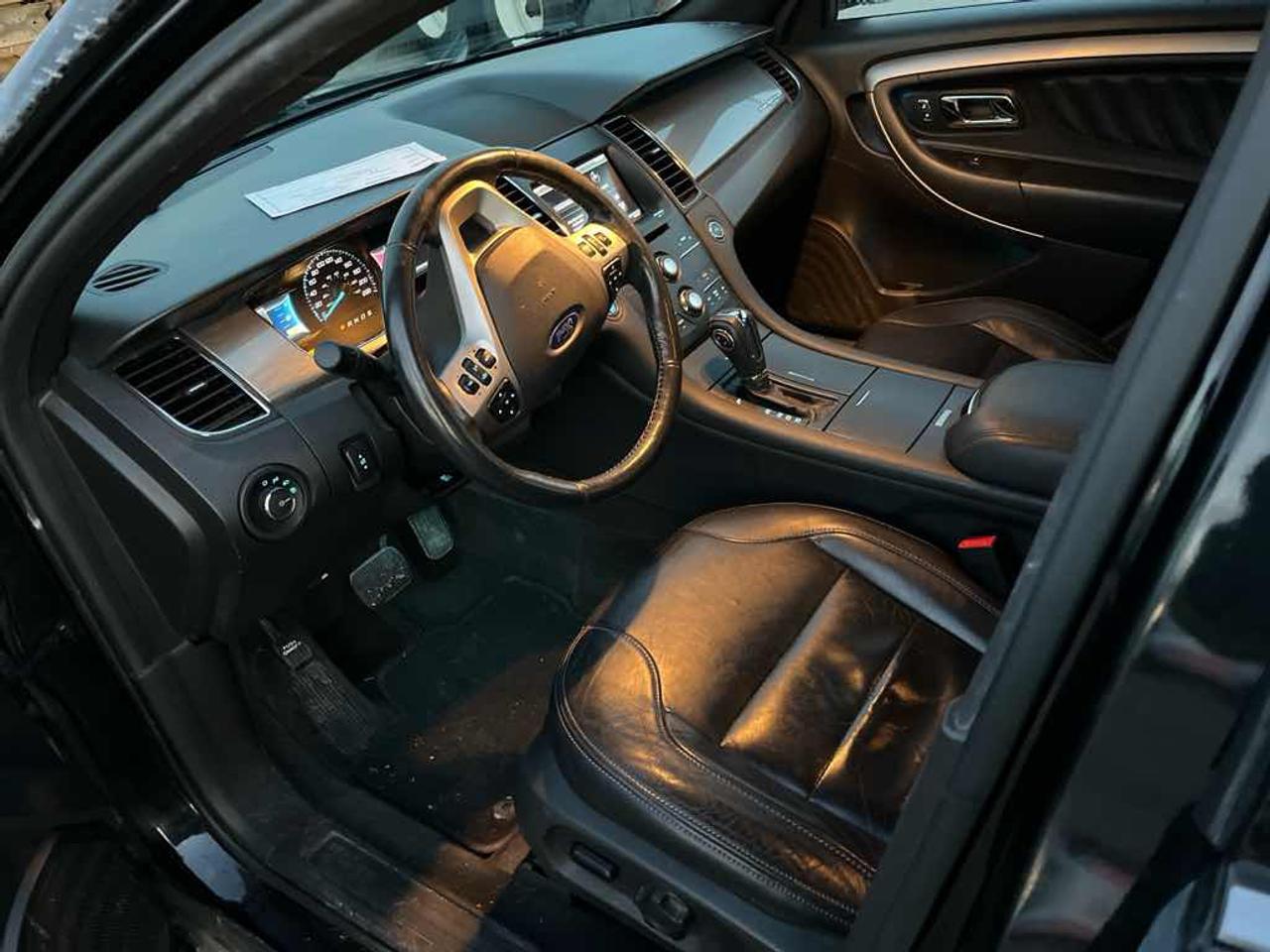 2013 Ford Taurus SEL Photo