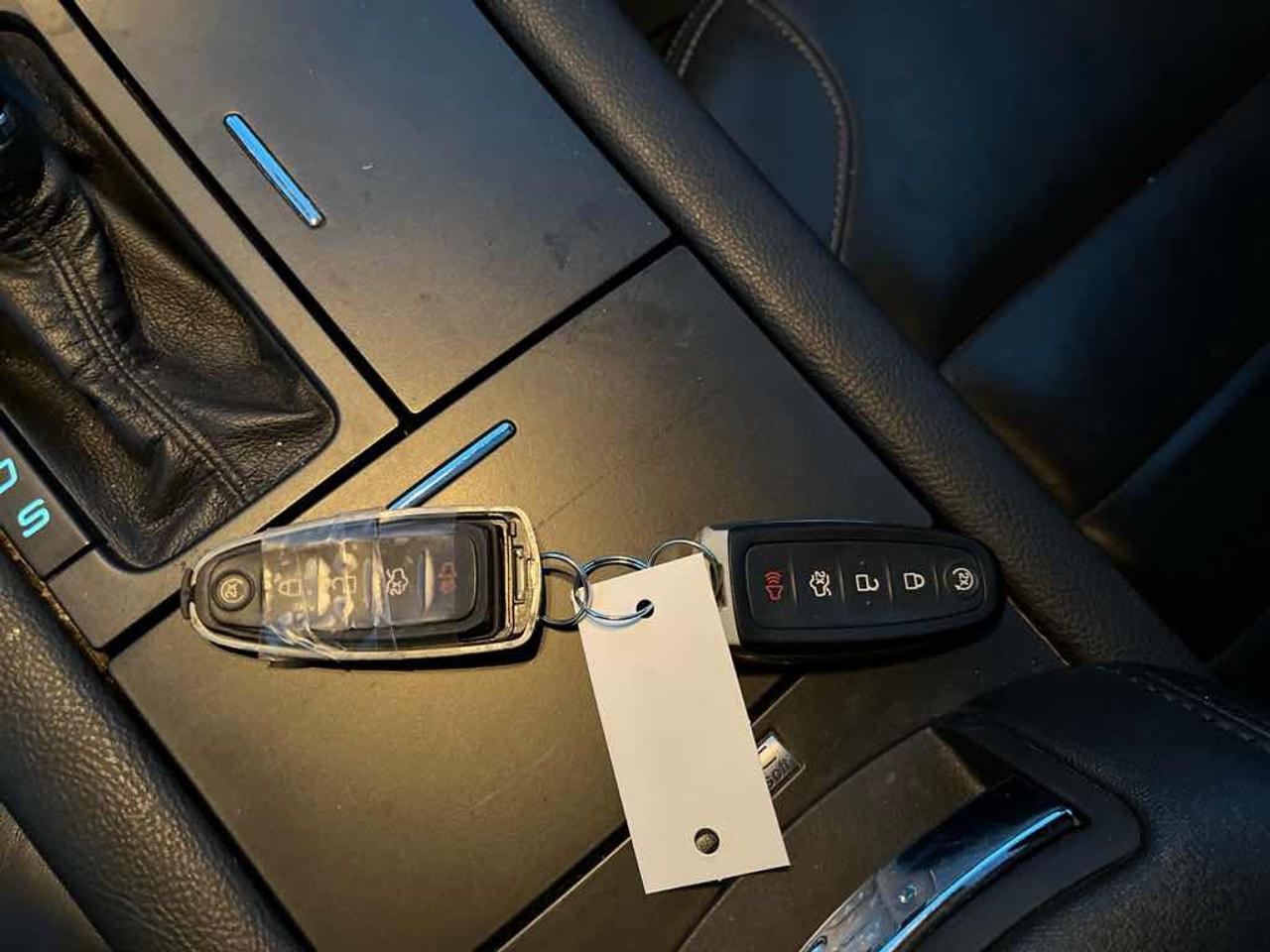 2013 Ford Taurus SEL Photo