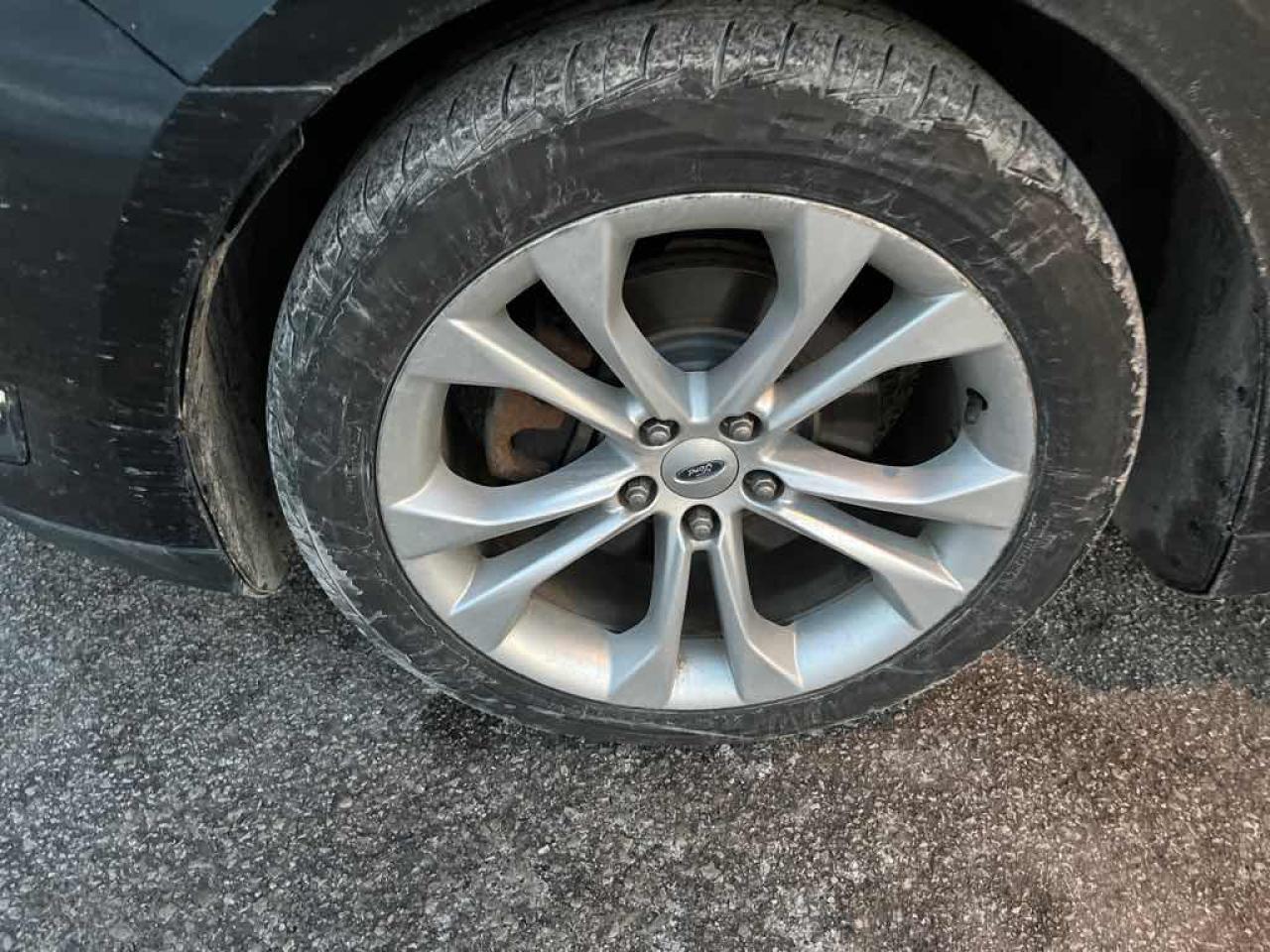 2013 Ford Taurus SEL - Photo #14