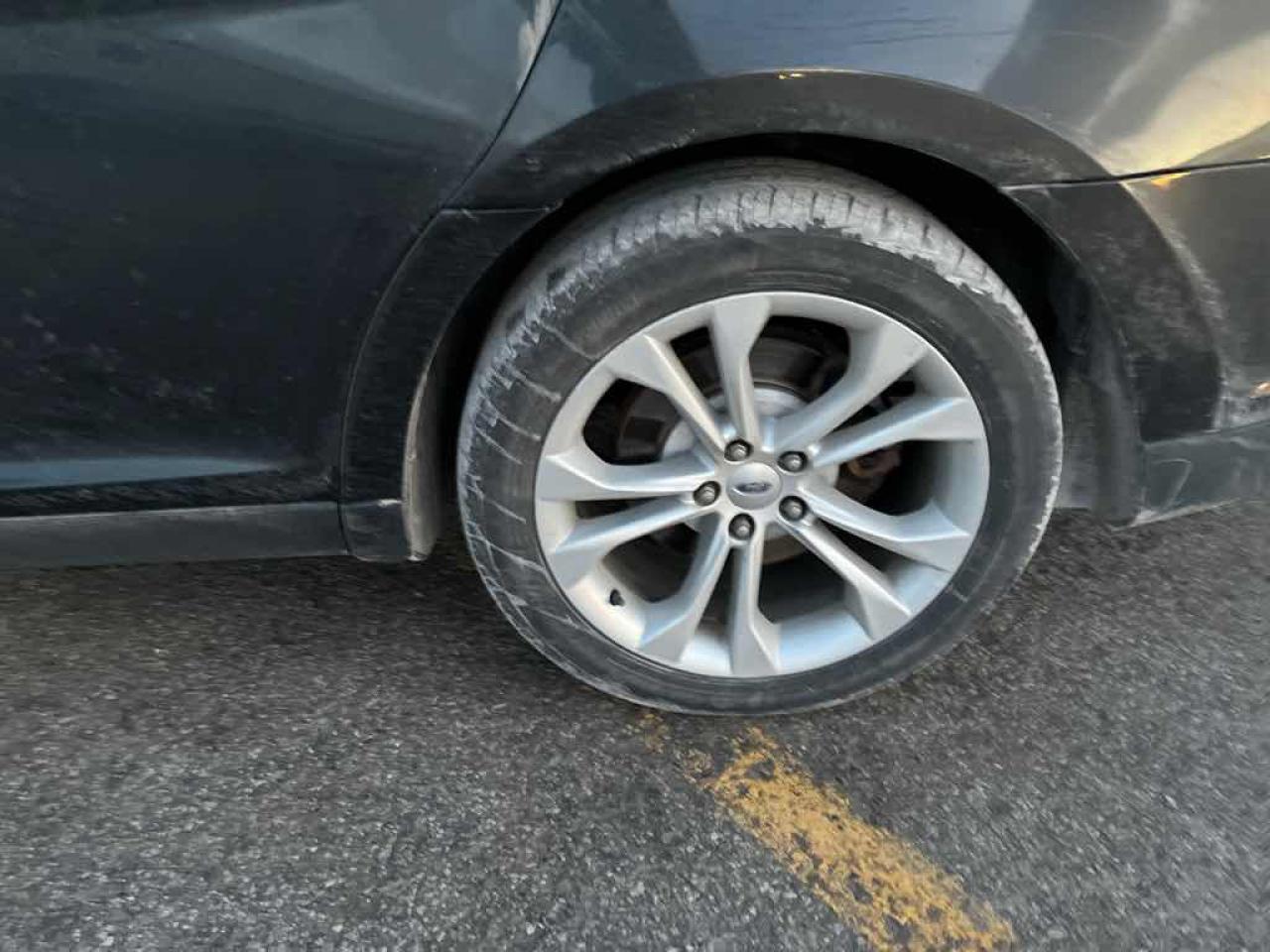 2013 Ford Taurus SEL - Photo #15