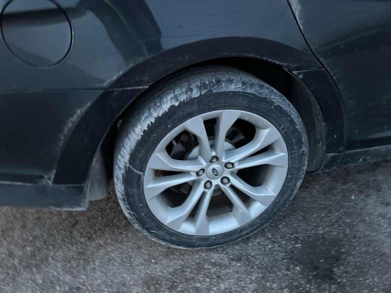 2013 Ford Taurus SEL Photo