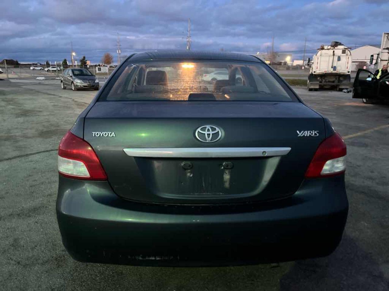 2010 Toyota Yaris  Photo4