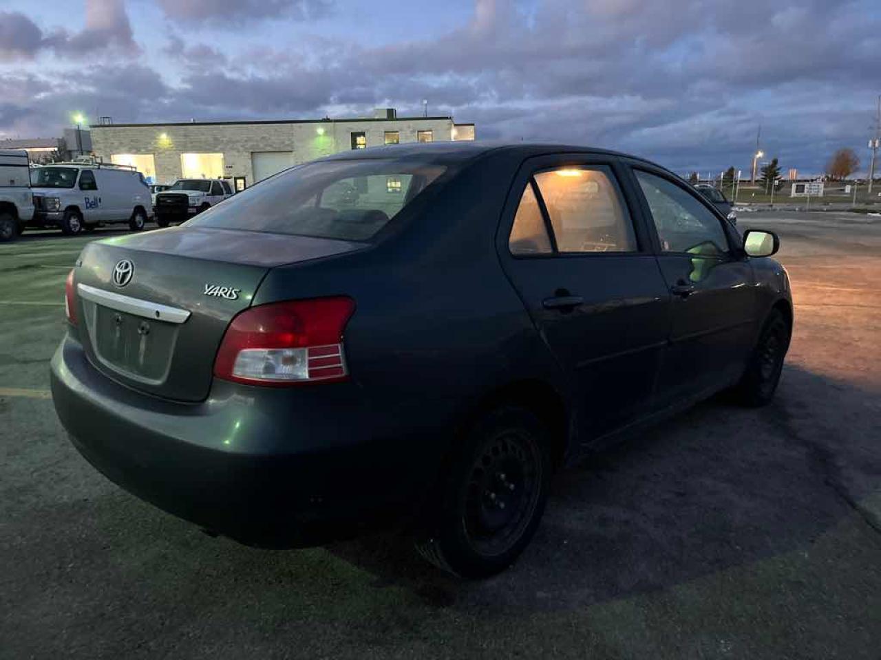 2010 Toyota Yaris  Photo3