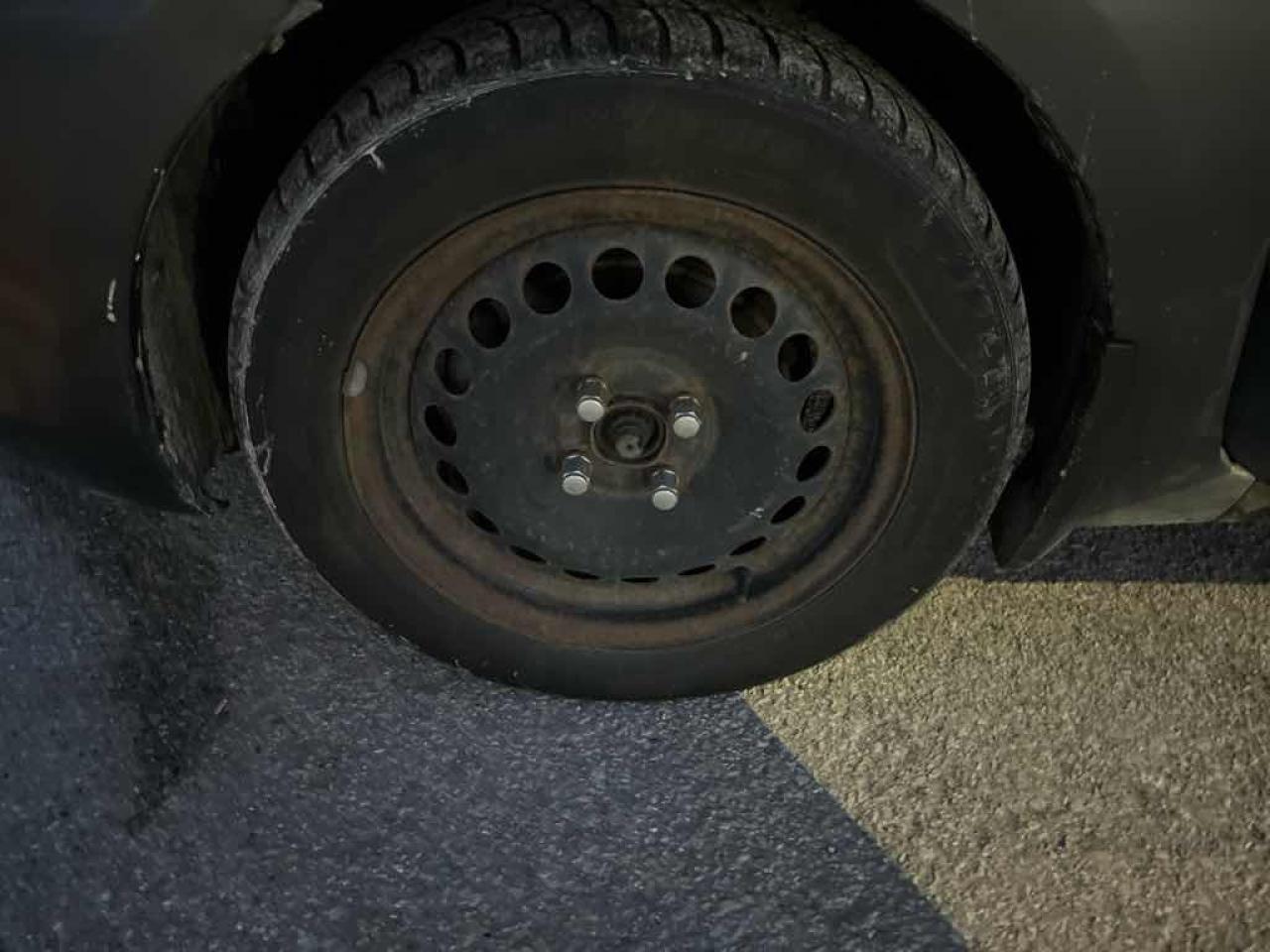 2010 Toyota Yaris  - Photo #15