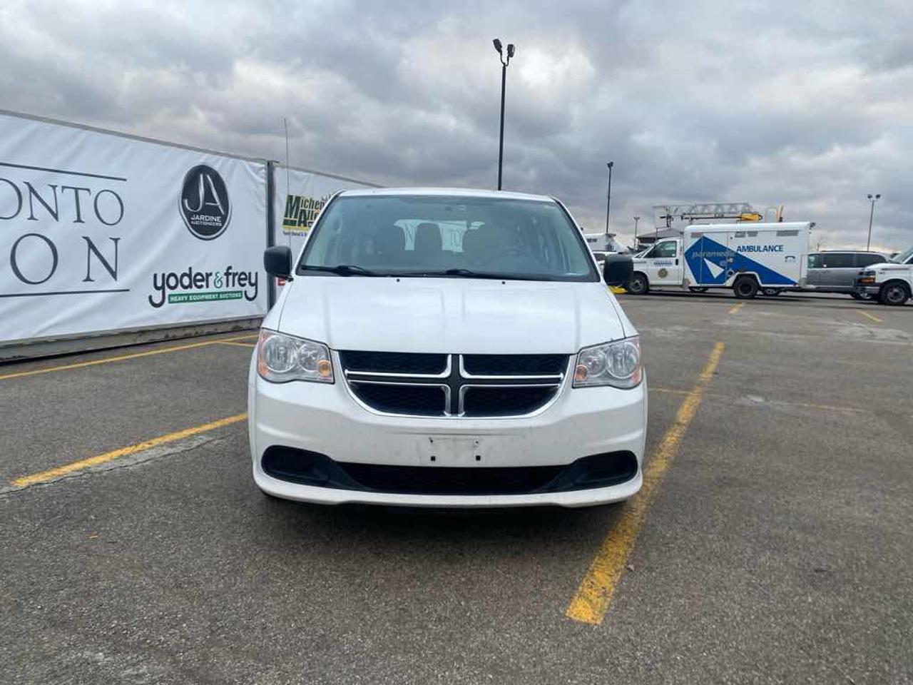 2016 Dodge Grand Caravan SE Photo5