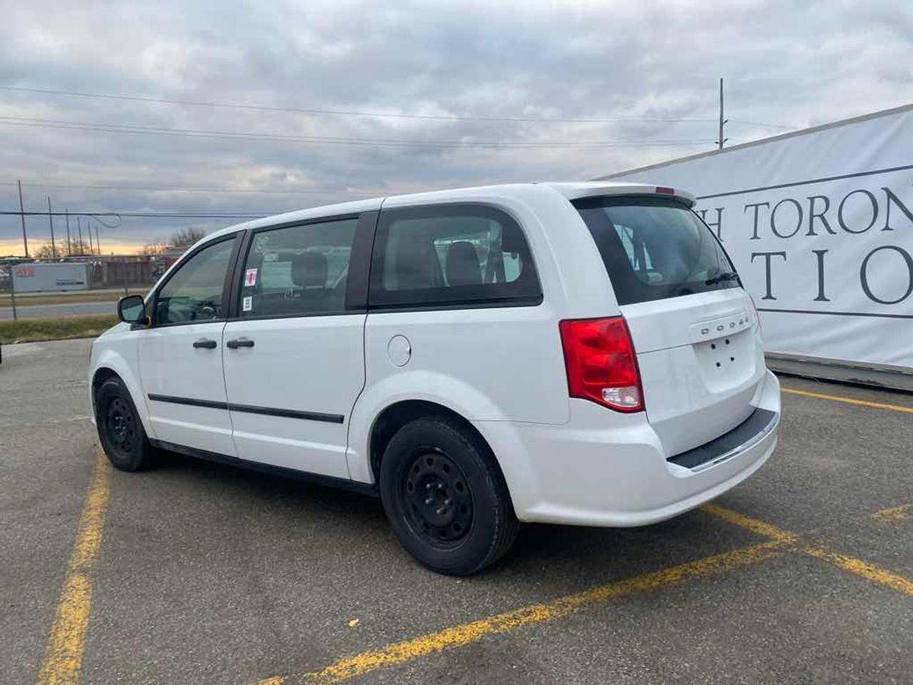 2016 Dodge Grand Caravan SE Photo