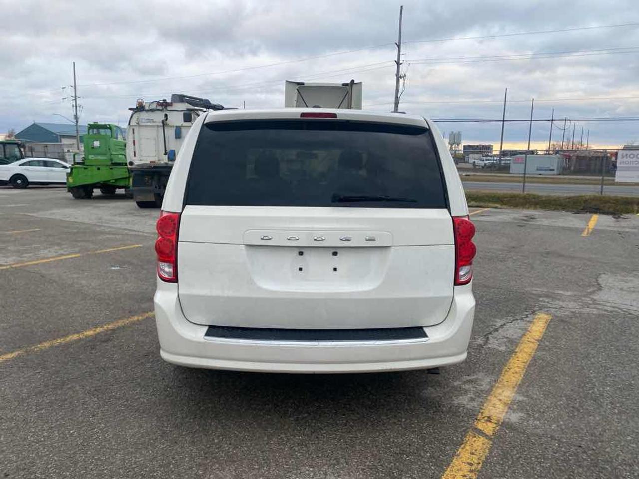2012 Dodge Grand Caravan SE Photo