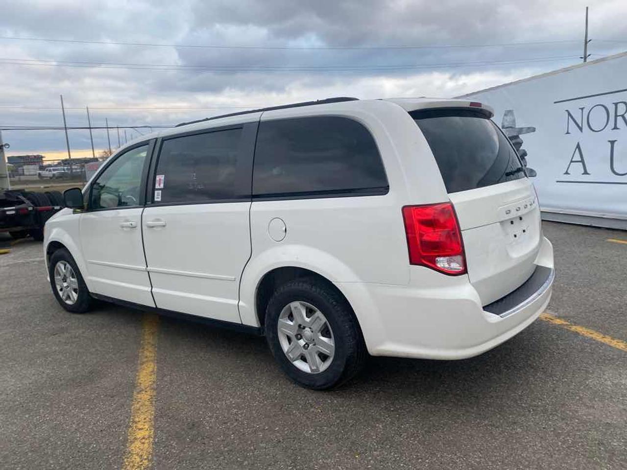 2012 Dodge Grand Caravan SE Photo