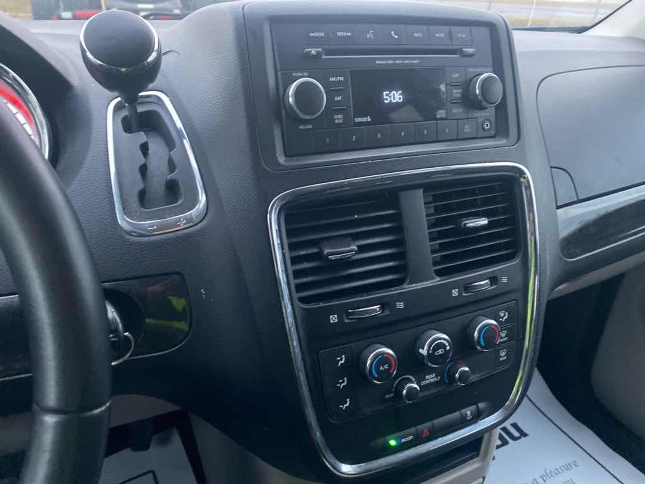 2012 Dodge Grand Caravan SE Photo