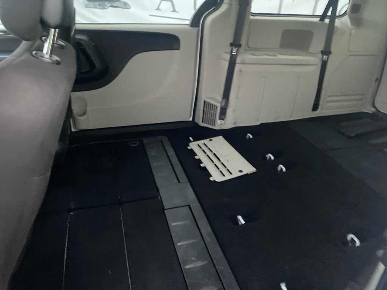 2012 Dodge Grand Caravan SE Photo