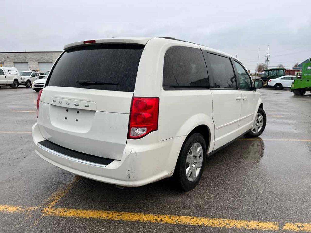 2012 Dodge Grand Caravan SE - Photo #4