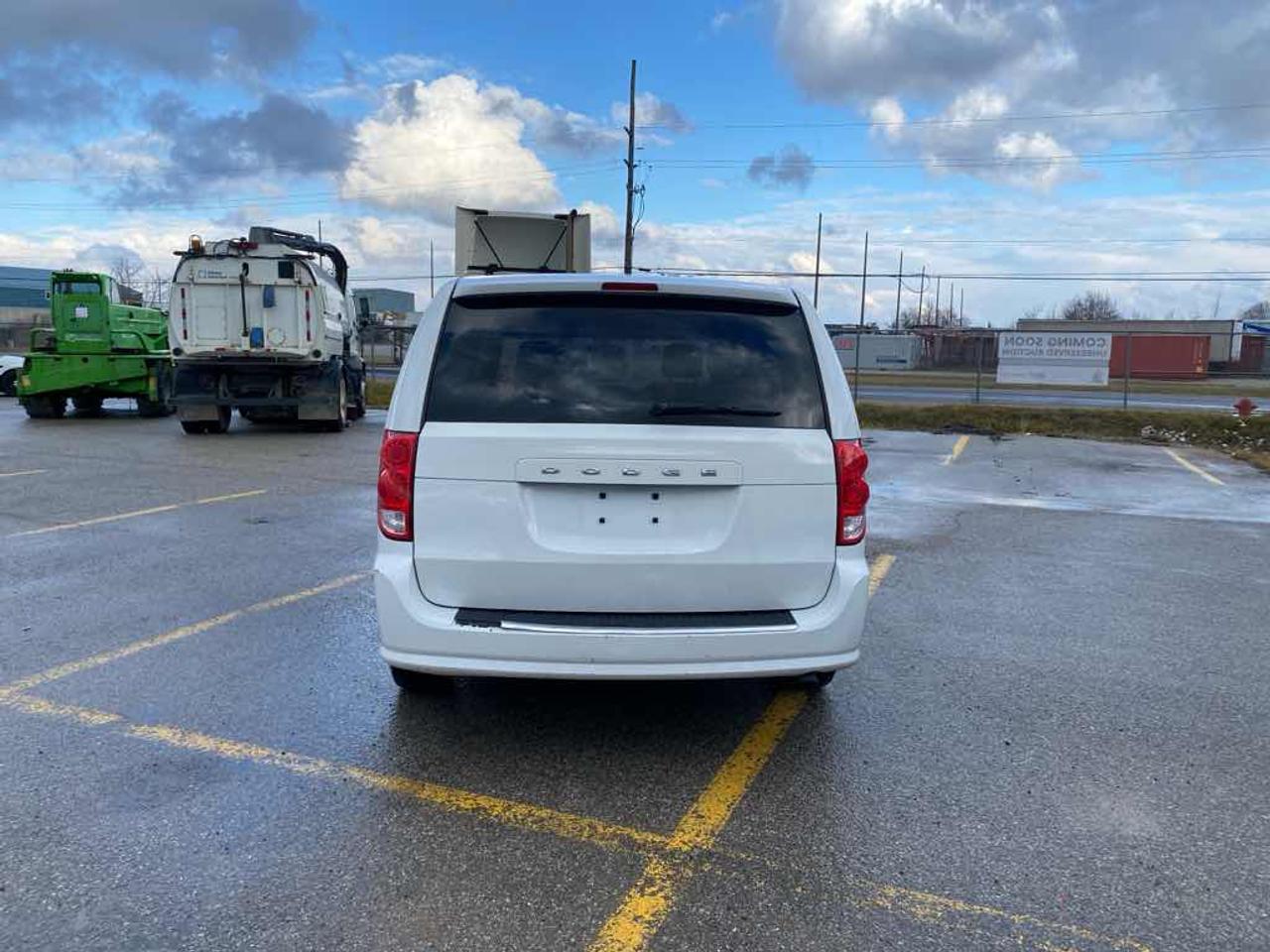 2016 Dodge Grand Caravan SE Photo4
