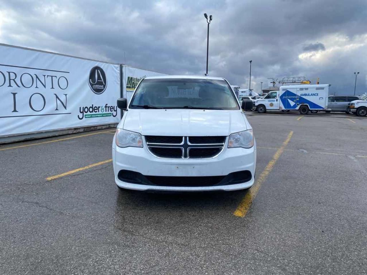 2016 Dodge Grand Caravan SE - Photo #2