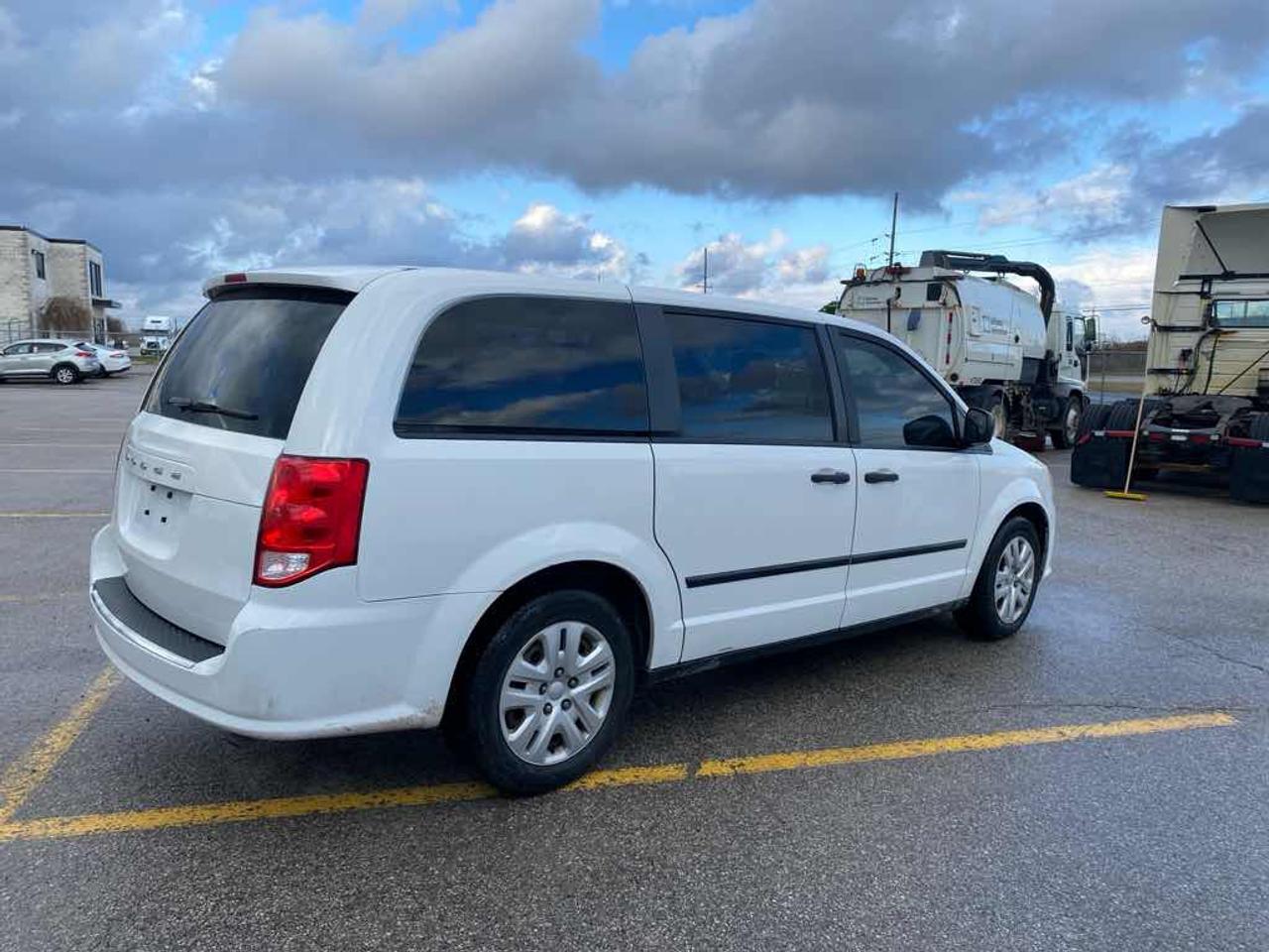 2016 Dodge Grand Caravan SE Photo