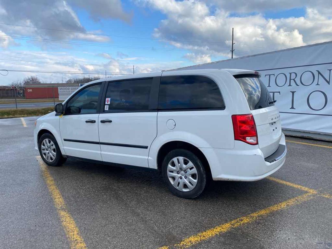 2016 Dodge Grand Caravan SE Photo