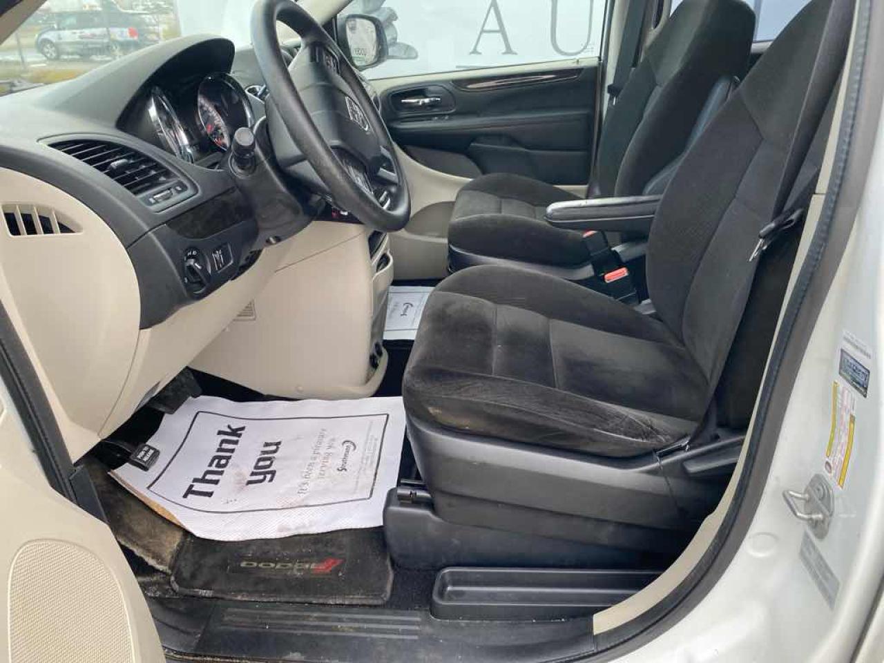 2016 Dodge Grand Caravan SE - Photo #8