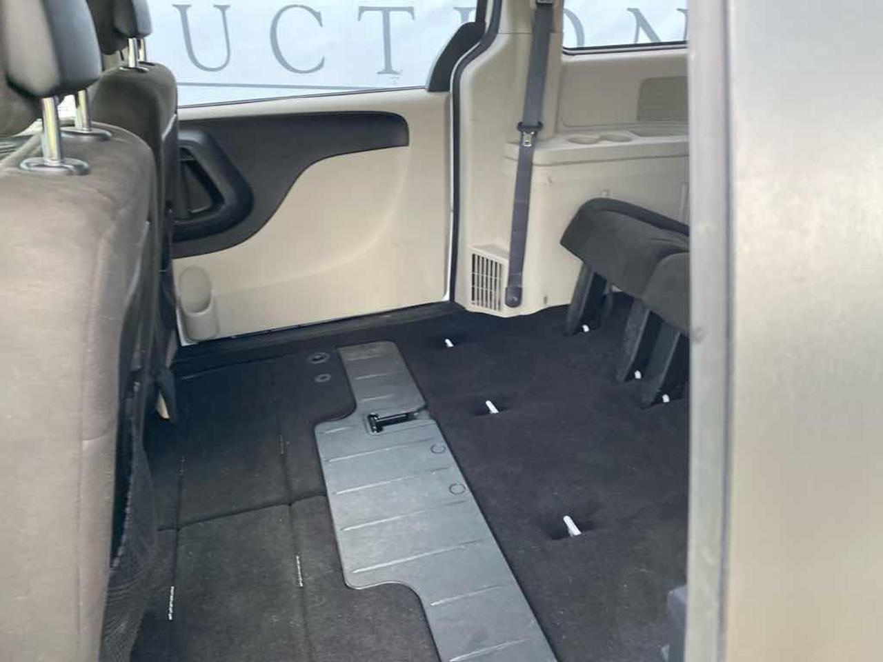 2016 Dodge Grand Caravan SE Photo