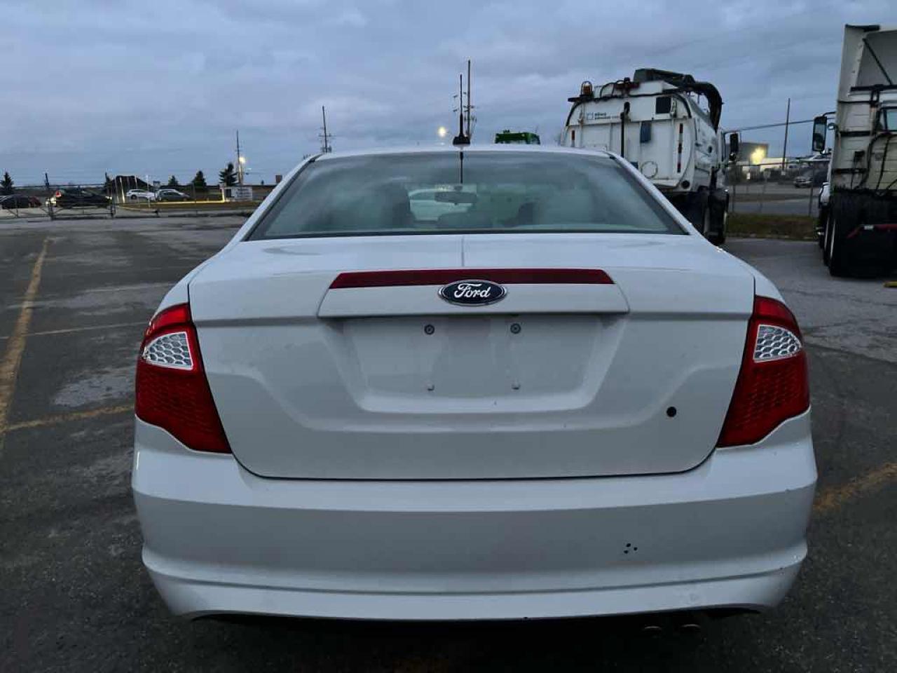 2012 Ford Fusion SE - Photo #5