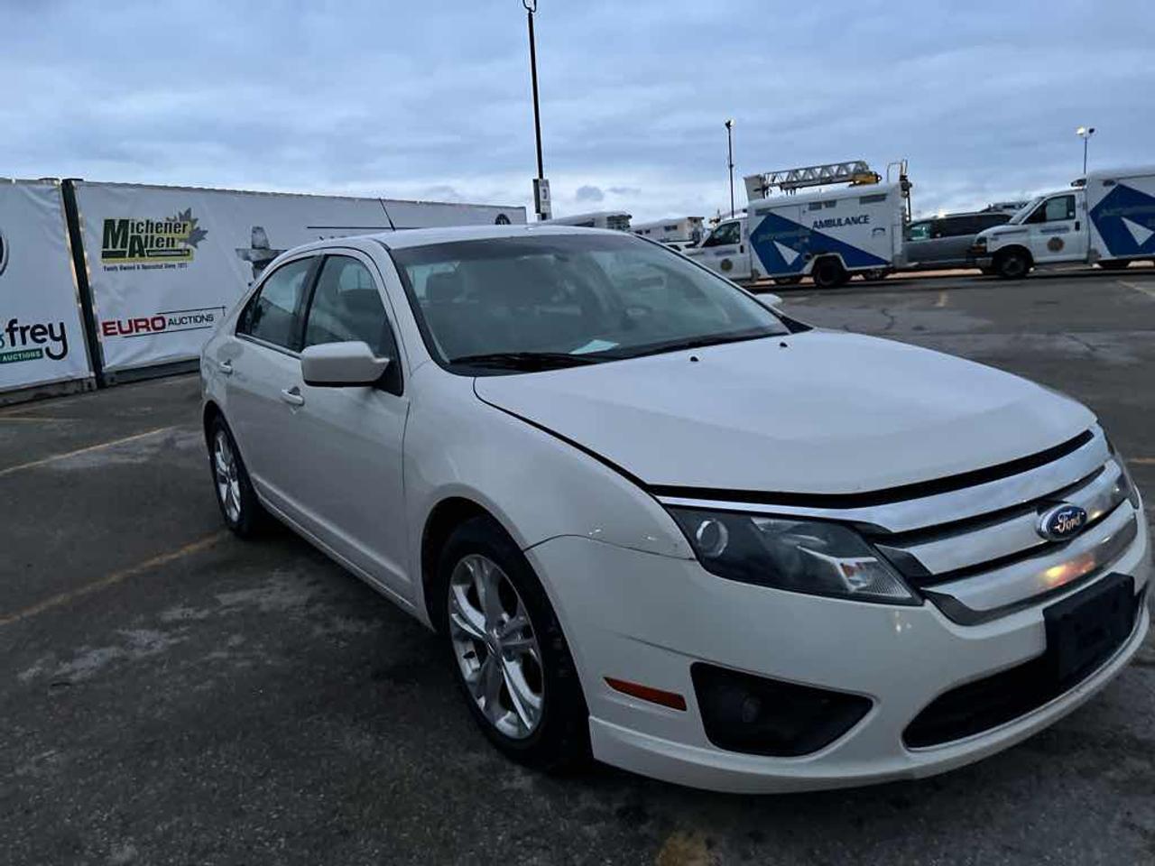 2012 Ford Fusion SE Photo2