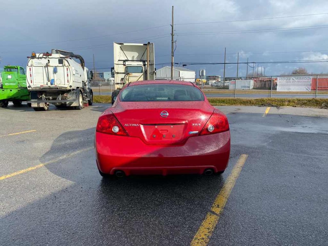 2010 Nissan Altima S Photo
