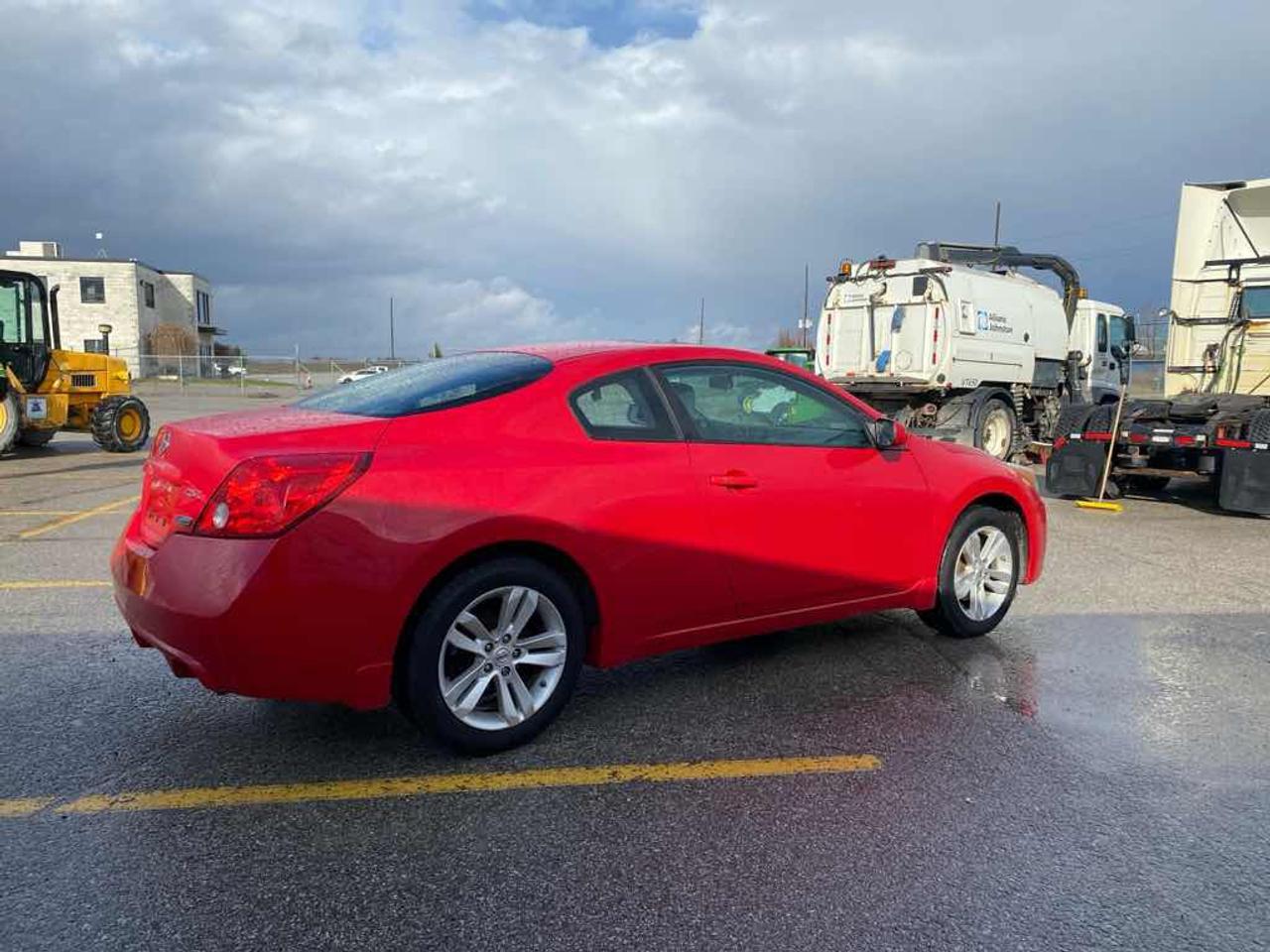 2010 Nissan Altima S Photo