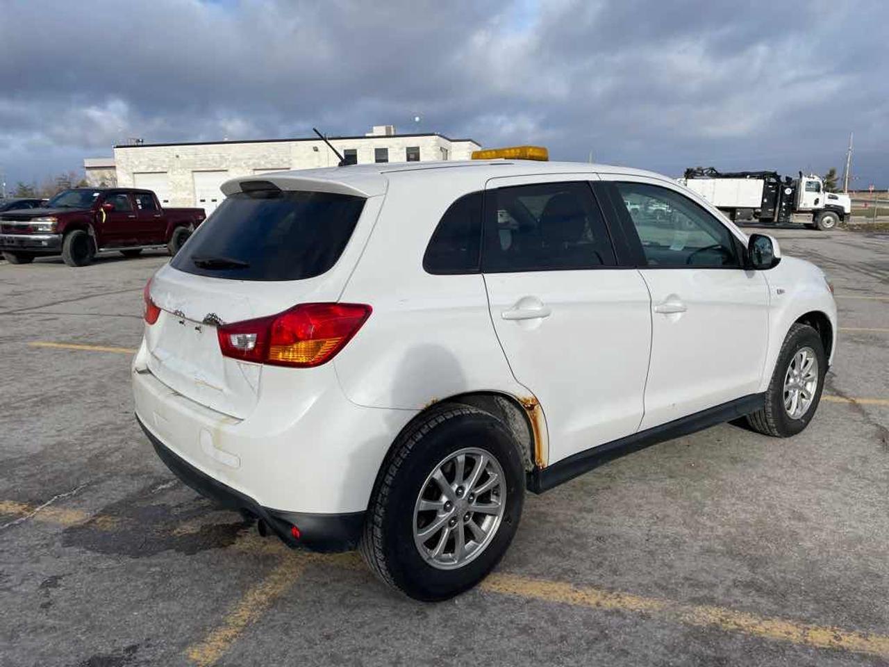 2013 Mitsubishi RVR SE Photo