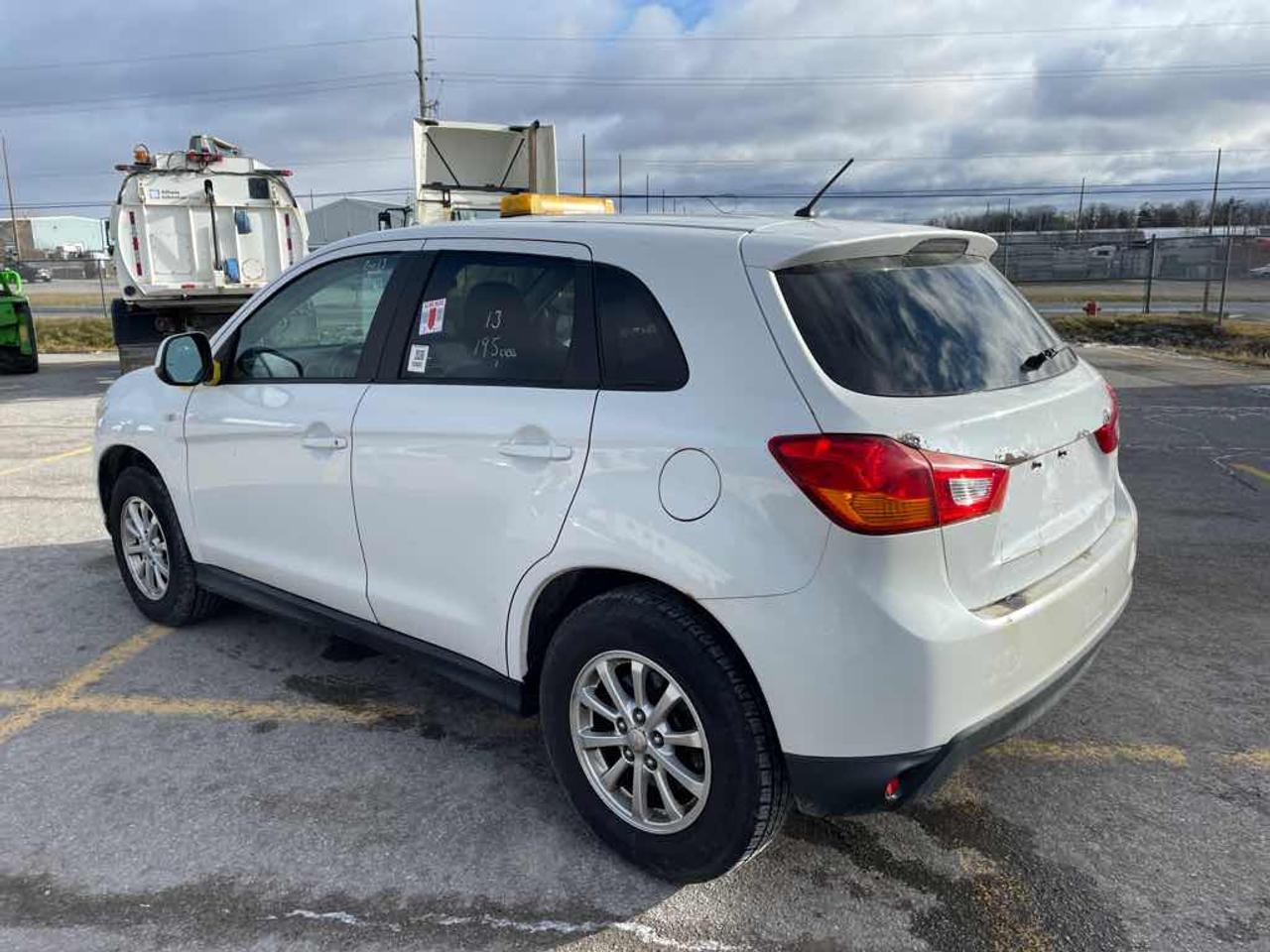 2013 Mitsubishi RVR SE Photo