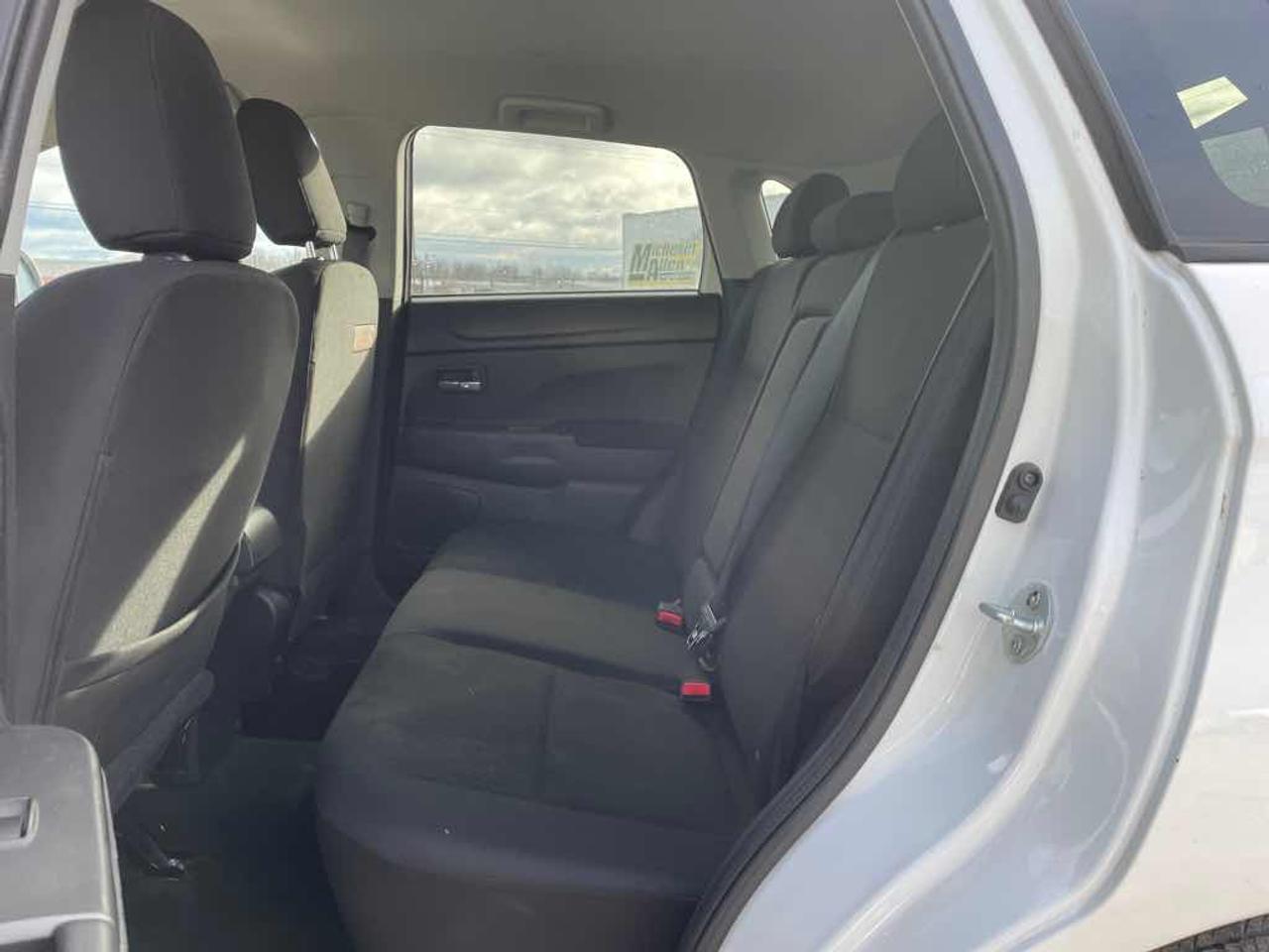 2013 Mitsubishi RVR SE Photo