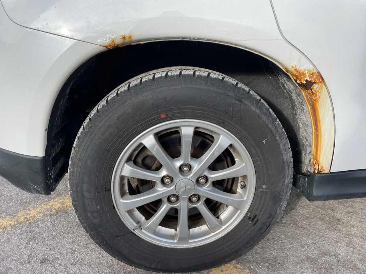 2013 Mitsubishi RVR SE Photo