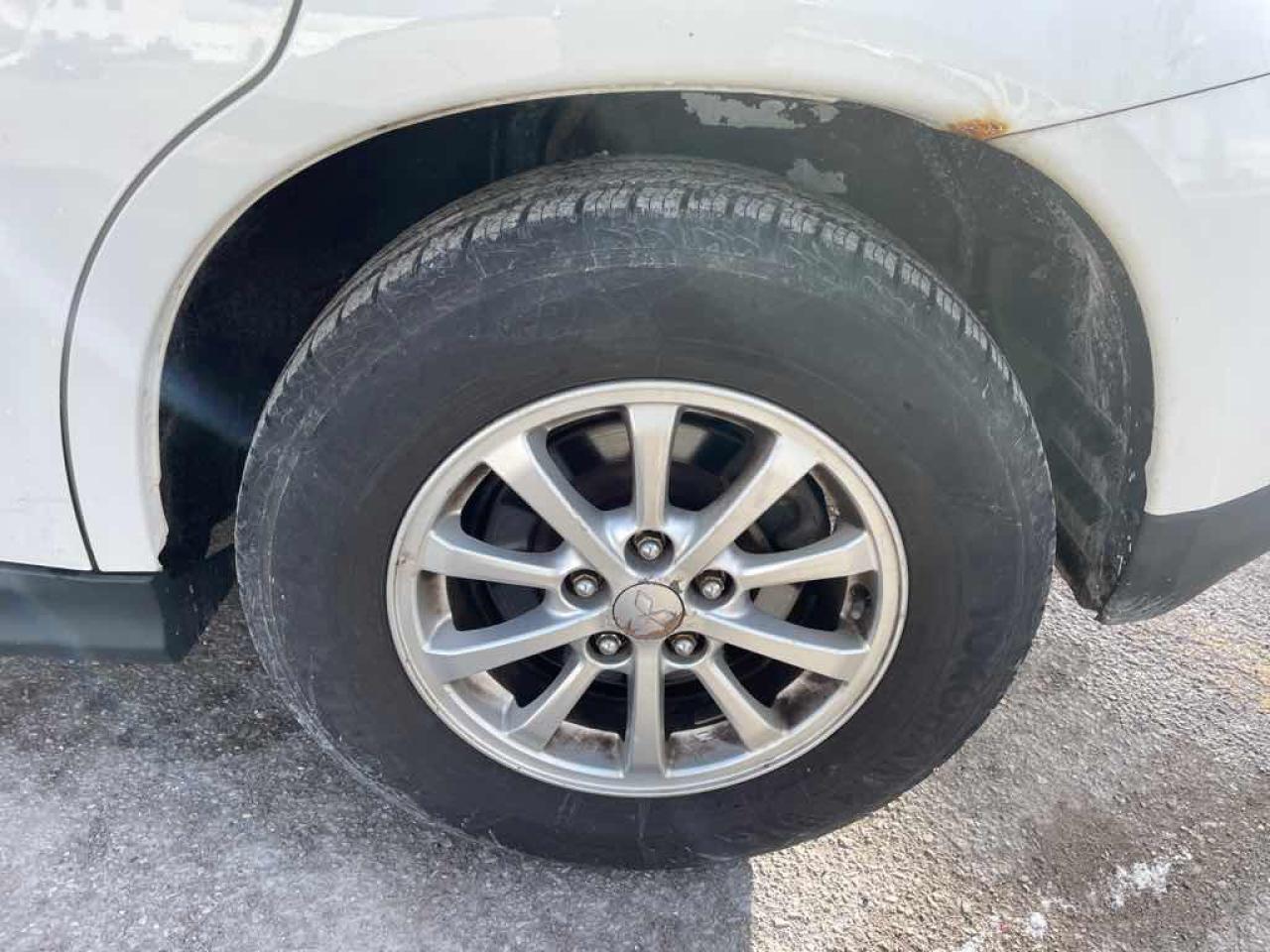 2013 Mitsubishi RVR SE - Photo #24