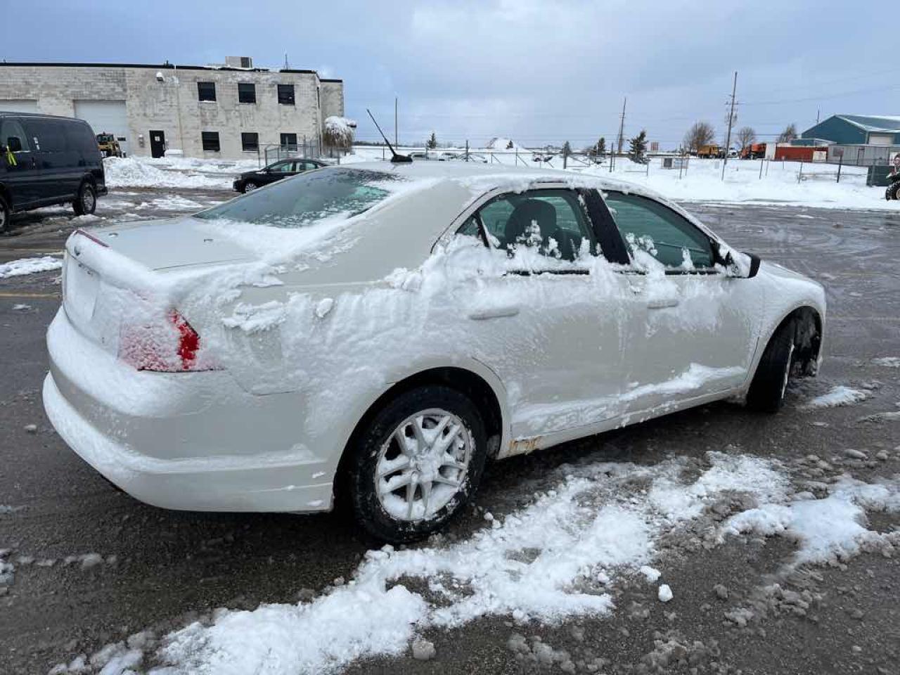 2012 Ford Fusion S - Photo #4