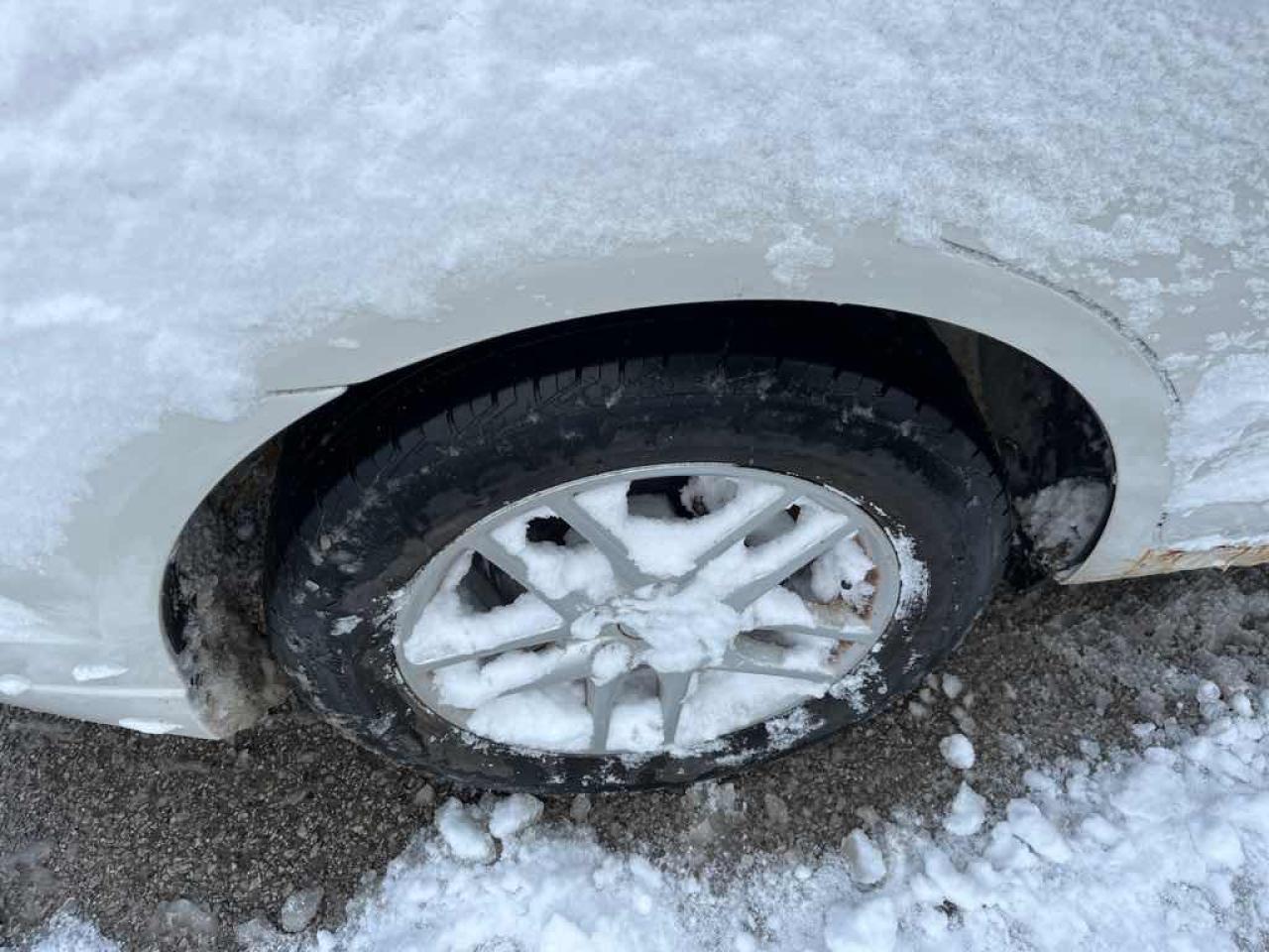2012 Ford Fusion S - Photo #17